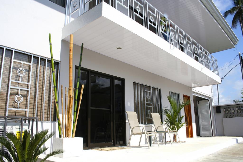 Tuanis Aparthotel Jacó Esterno foto