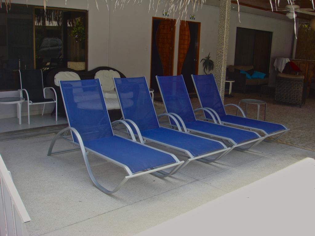 Tuanis Aparthotel Jacó Esterno foto