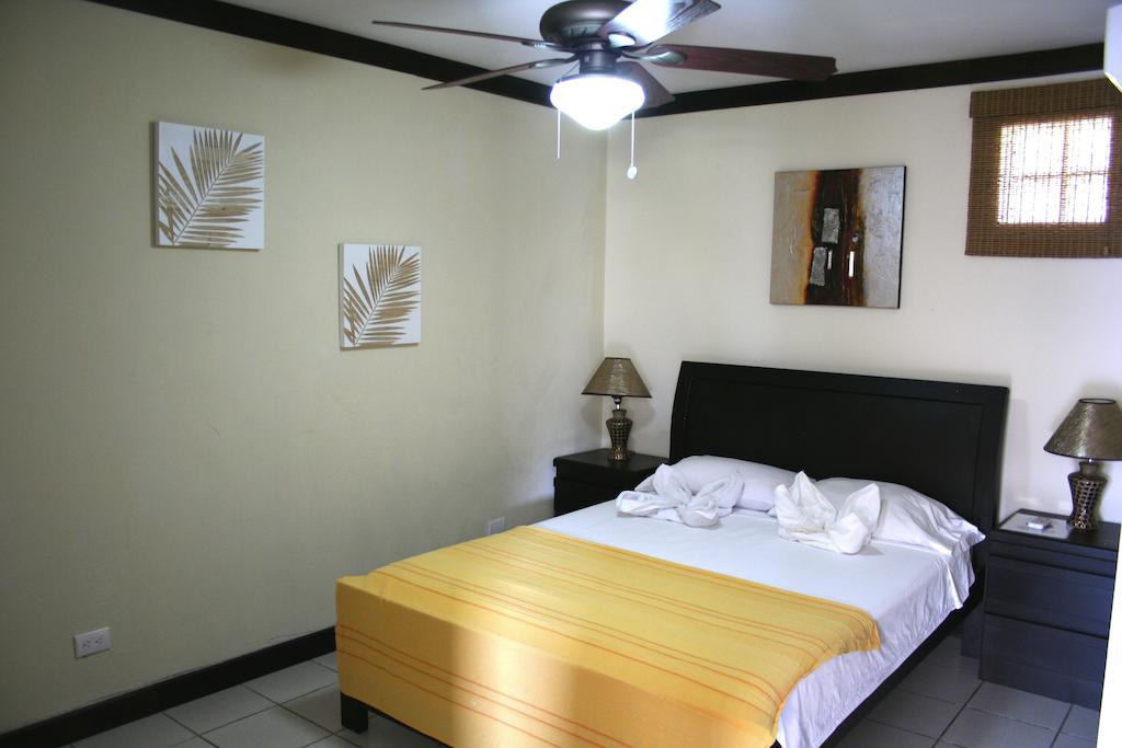 Tuanis Aparthotel Jacó Esterno foto