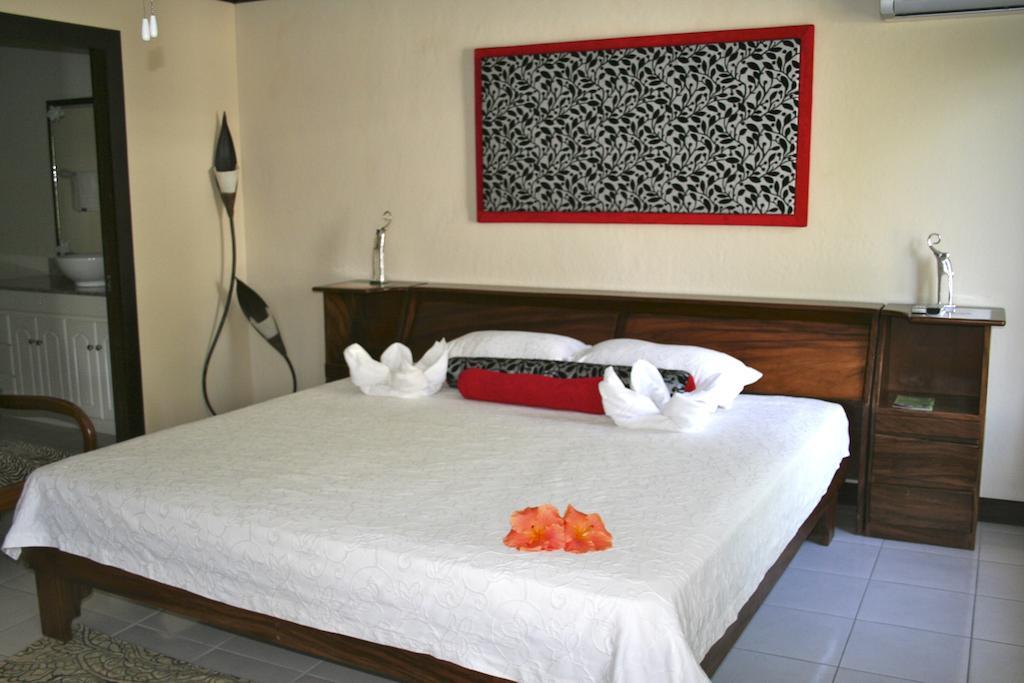 Tuanis Aparthotel Jacó Esterno foto