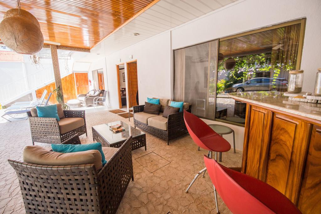 Tuanis Aparthotel Jacó Esterno foto