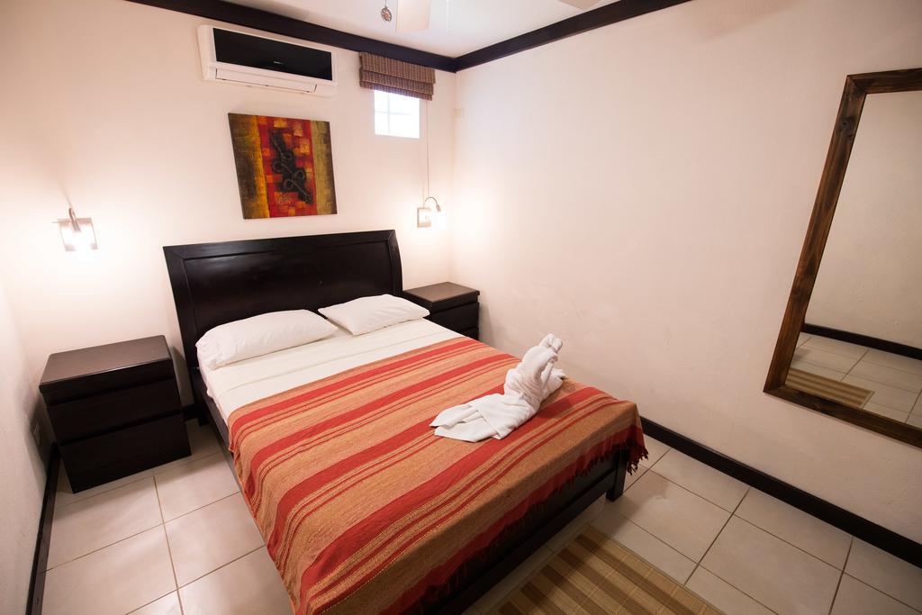 Tuanis Aparthotel Jacó Esterno foto