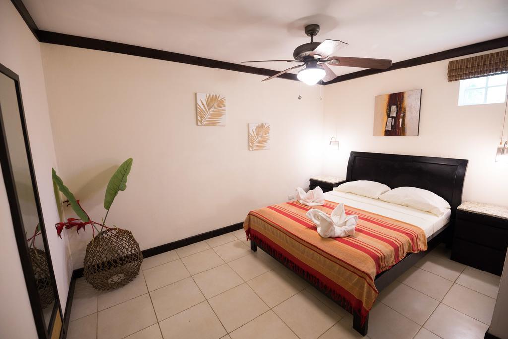 Tuanis Aparthotel Jacó Esterno foto