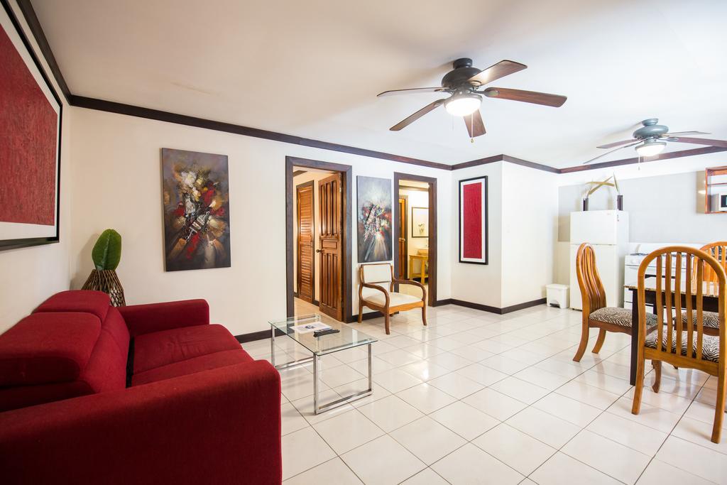 Tuanis Aparthotel Jacó Esterno foto